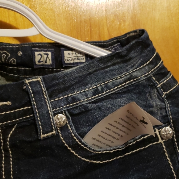 Miss Me Jean's - Picture 3 of 3